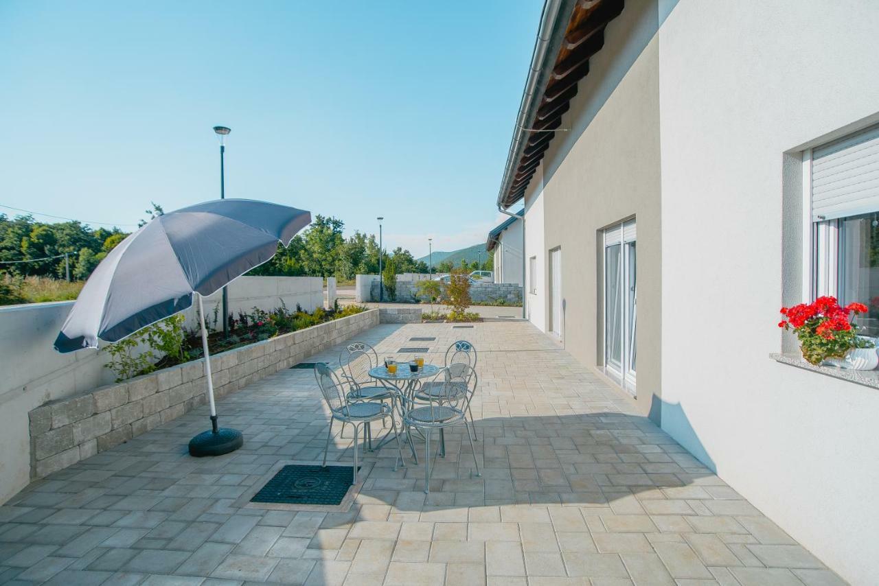 Degenia Velebitica Villa Lovinac  Bagian luar foto